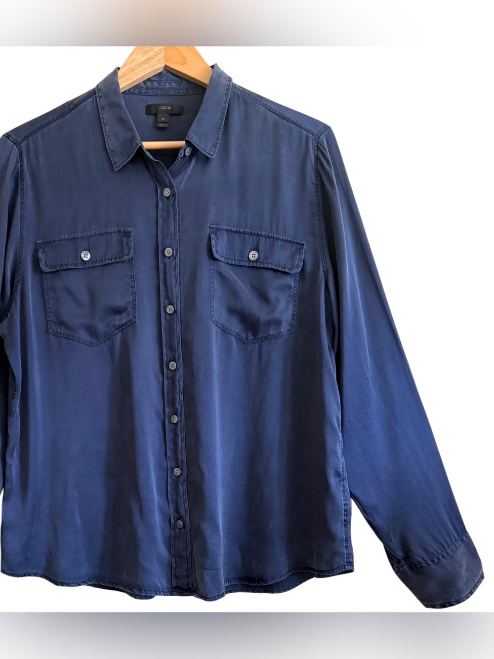J. Crew 100% Silk Preppy Business Casual Lightweight Chic Button Down Shirt 14 - Picture 4 of 10